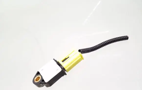 Toyota Auris 150 Airbag deployment crash/impact sensor 8983102060