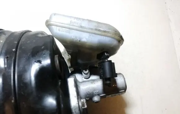 Audi A6 S6 C6 4F Master brake cylinder 32067009