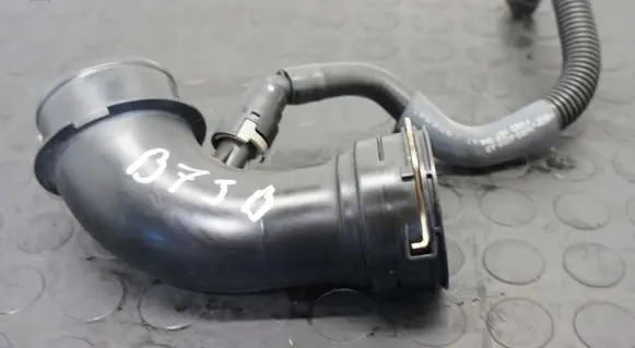 Air intake hose/pipe