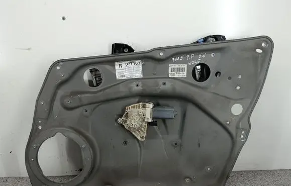 Mercedes-Benz B W245 Front door window regulator with motor A1697202979