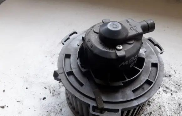 Mazda 3 I Heater fan/blower 8940000260