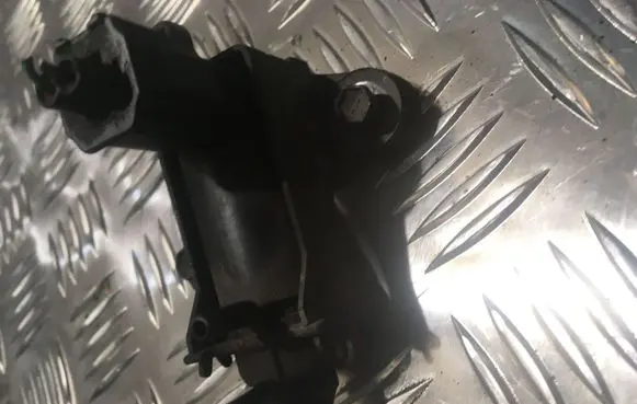Ford Mondeo Mk III Valve vacuum 