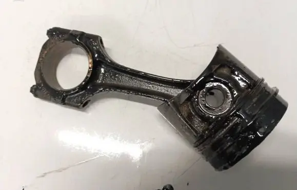 Renault Laguna I Piston with connecting rod 