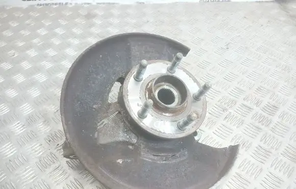 Opel Insignia A Front wheel hub spindle knuckle