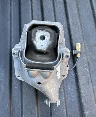 Porsche Macan (95B) Engine mount bracket 8K0199339N 8K0399059F 8K0199381