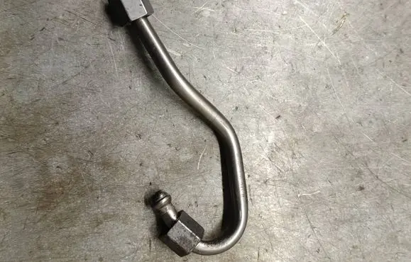 Audi A1 Fuel line pipe 04c130241b