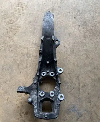 Front wheel hub