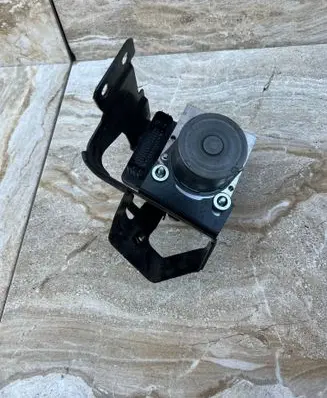 Maserati Levante ABS Pump 6700352860 2265106539 670035286
