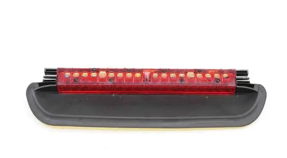 Third/center stoplight