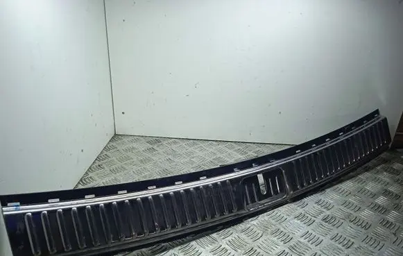 Volkswagen Touareg II Trunk/boot sill cover protection 7P0863459