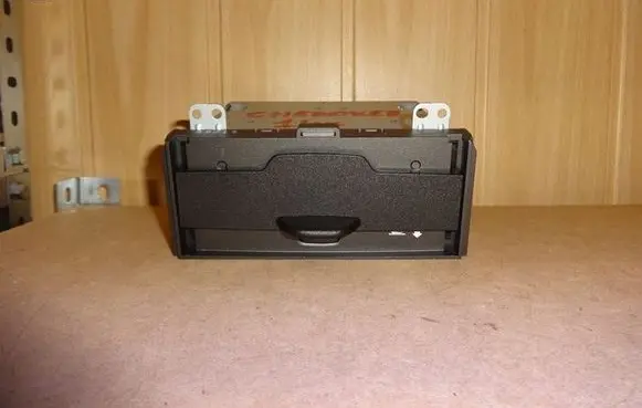 Jeep Cherokee CD/DVD changer P05091563AB