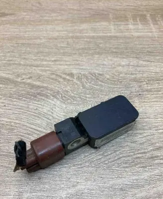 Ford Mondeo Mk III Airbag deployment crash/impact sensor 1S7T14B342AE WithPlug