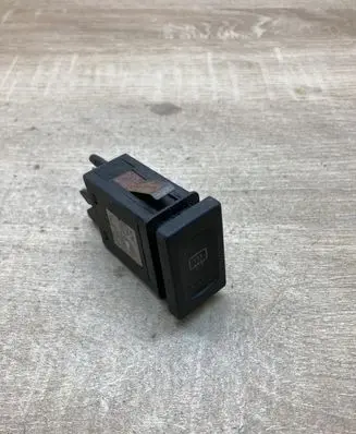 Volkswagen PASSAT B5 Windscreen/window heater switch 3B0959621C