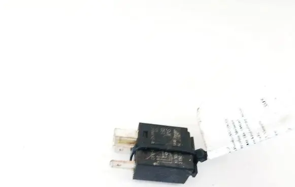 Volkswagen PASSAT B6 Other relay 7M0951253C