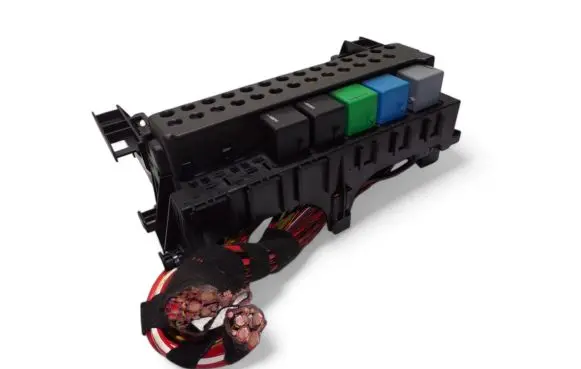 Mercedes-Benz B W245 Fuse module A1695450001