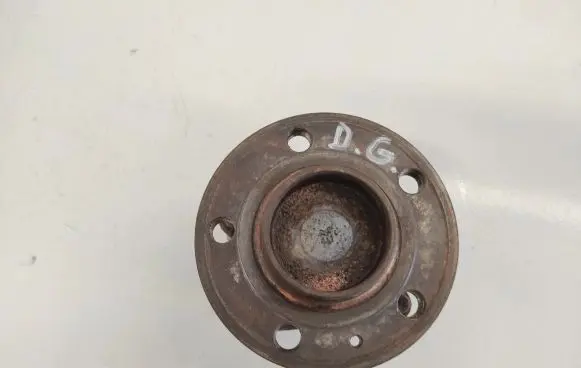 Volvo S60 Rear wheel hub