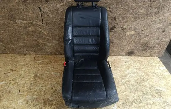 Volkswagen Touareg I Front driver seat 
