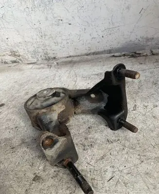 Toyota Corolla Verso AR10 Engine mount bracket
