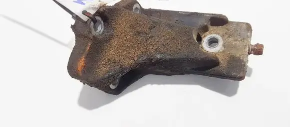 Volvo S80 Engine mounting bracket 9445231