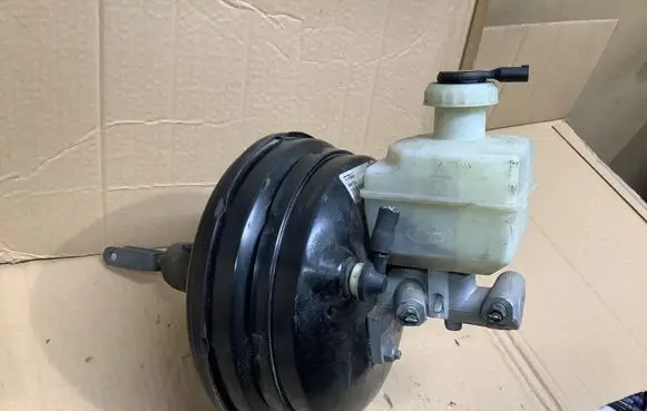 Skoda Roomster (5J) Brake booster 5H327B464CC 32482907 SJG500260