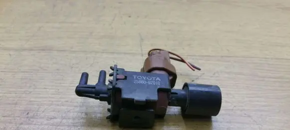 Lexus RX 300 Vacuum valve 2586062010