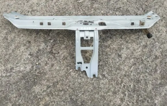 Renault Clio II Top upper radiator support slam panel