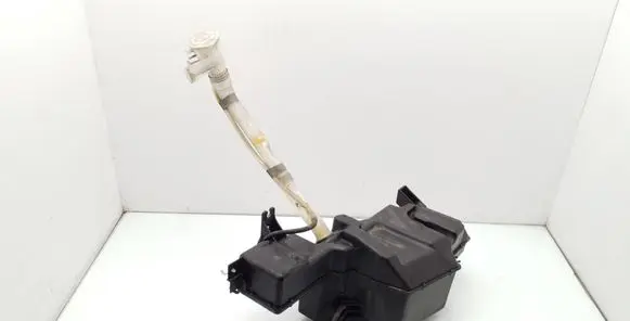 Mitsubishi Pajero Windshield washer fluid reservoir/tank HLC37046 E13010045