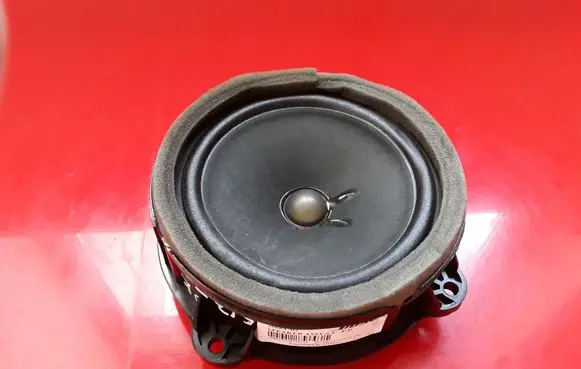 Cadillac SRX Front door speaker 25684702