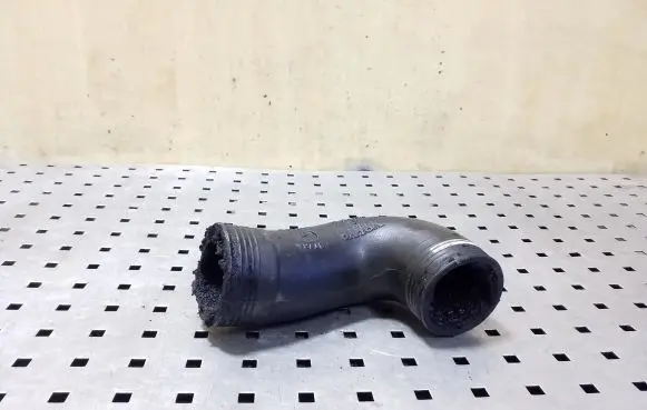 Volvo V40 Intercooler hose/pipe 31338572