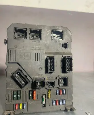 Peugeot 206 Fuse module A2C53172125
