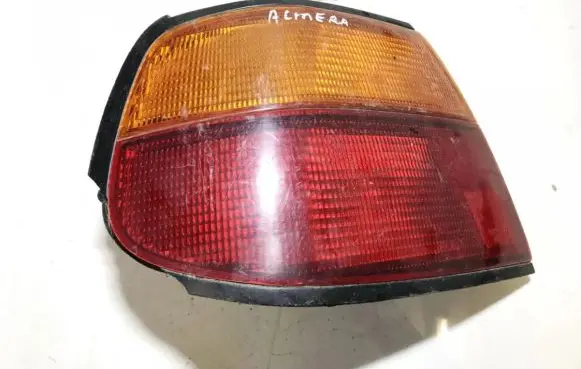 Nissan Almera Rear/tail lights