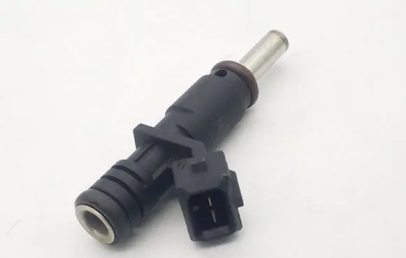 BMW 5 E60 E61 Fuel injector 7531634 7016B01296