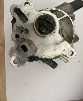 Volkswagen Touran I Vacuum pump 03G145209