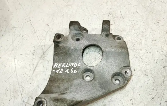 Citroen Berlingo A/C compressor mount bracket AV6Q10K360AA