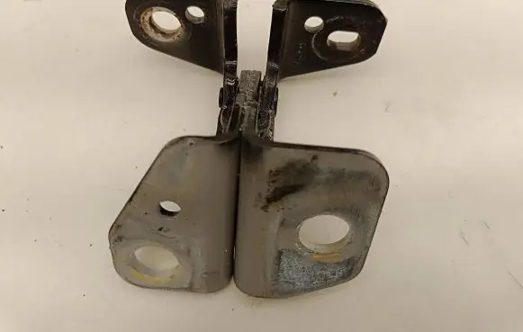 Chrysler Pacifica Front door lower hinge 85574F