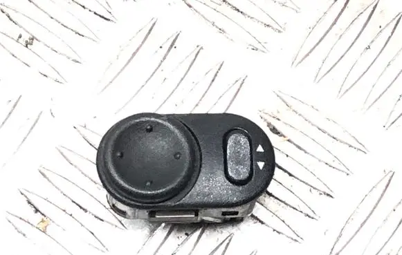 Opel Astra G Wing mirror switch 09130503 PA6GF30