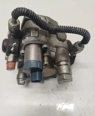 Mazda CX-7 Fuel injection high pressure pump SH0113800B