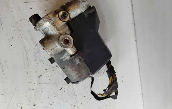 Mercedes-Benz C W202 ABS Pump 0265200043