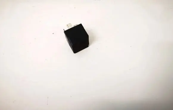 Renault Scenic I Other relay 13171831 4ra007791-05