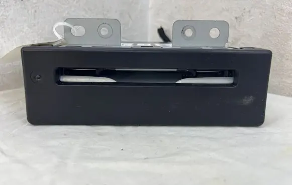 Radio/CD/DVD/GPS head unit