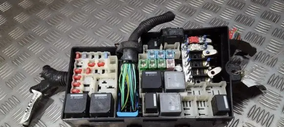 Ford Focus Fuse box set 3m5t14a142ab 3m5t-14a142-ab