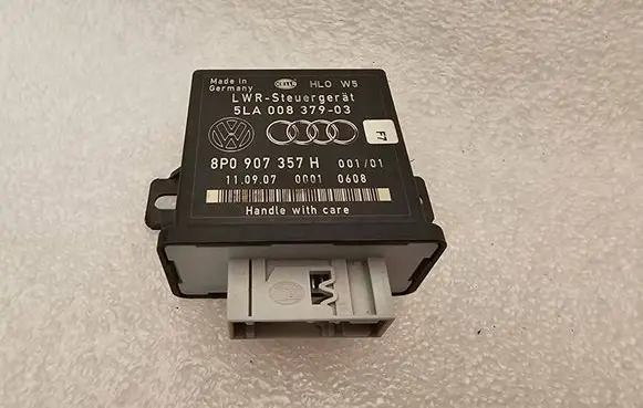 Audi A3 S3 8P Light module LCM 8P0907357H 5LA00837903 00010608