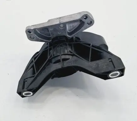 Peugeot 5008 II Engine mount bracket