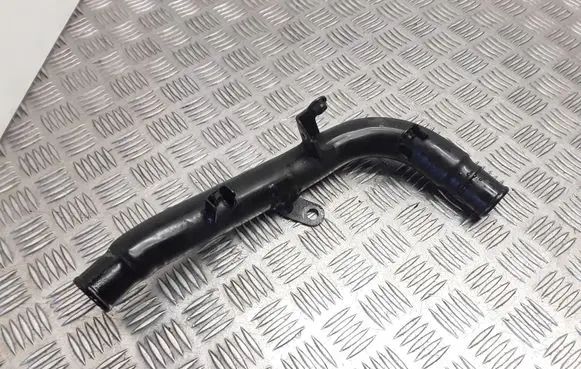 Engine coolant pipe/hose