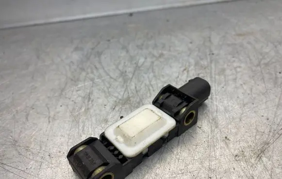 Chrysler 300 - 300C Airbag deployment crash/impact sensor 04671779AC 060905 1535201919