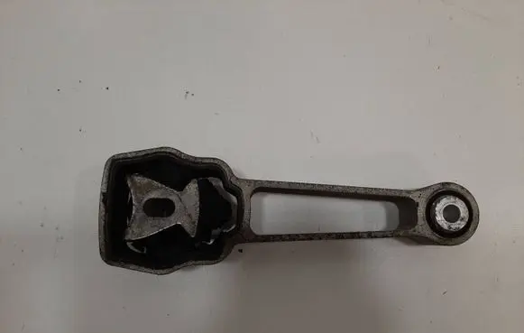 Volvo S60 Engine mount bracket 30680474 6P0821C