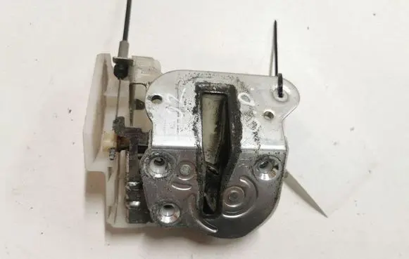 Mazda 5 Rear door lock