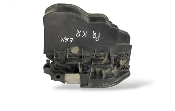 BMW 5 E60 E61 Front door lock 7167065