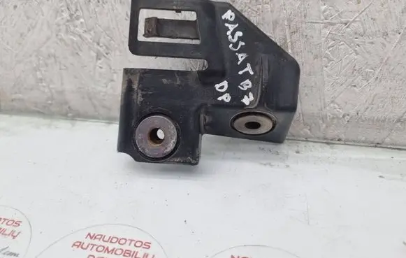 Volkswagen PASSAT B7 Headlight/headlamp mounting bracket 3AA805300