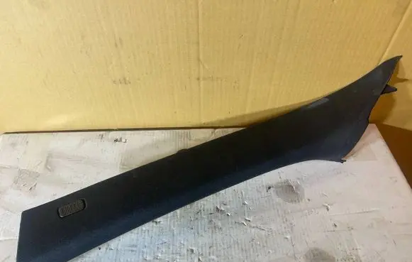 BMW X5 E70 (A) pillar trim 7129749